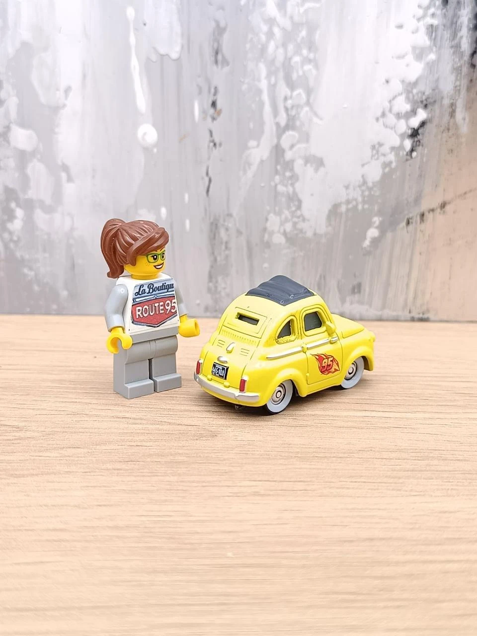 Carro Cars Luigi - Brinquedo novo (CBS10) – photo 2